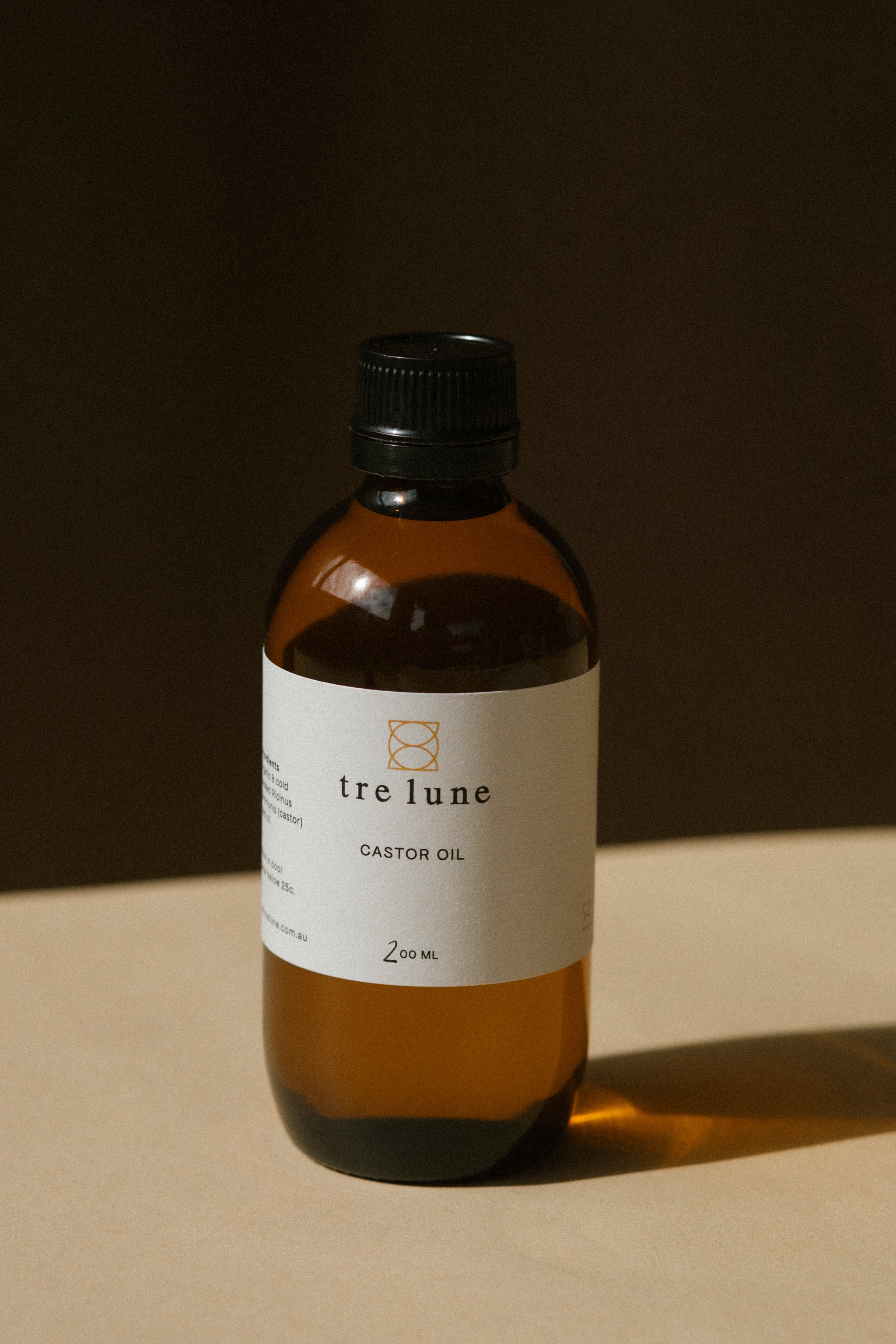 Pure castor oil for hair, skin, and wellness – organic and hexane-free